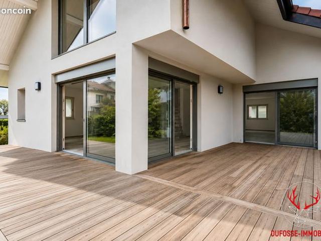 Villa 6 pièces 235 m²
