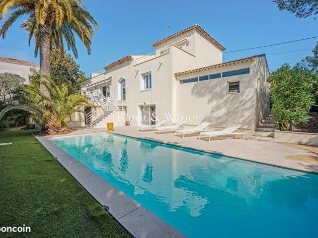 Villa 6 pièces 235 m²
