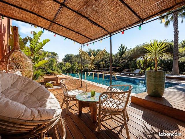 Villa 6 pièces 235 m²