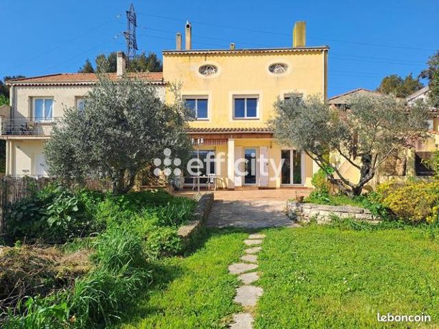 Villa 6 pièces 235 m²