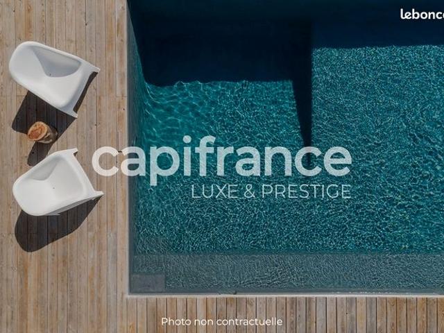 Villa 6 pièces 238 m²