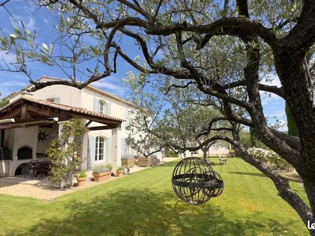 Villa 6 pièces 240 m²
