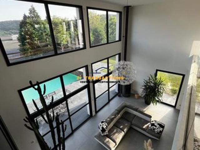 Villa 6 pièces 240 m²