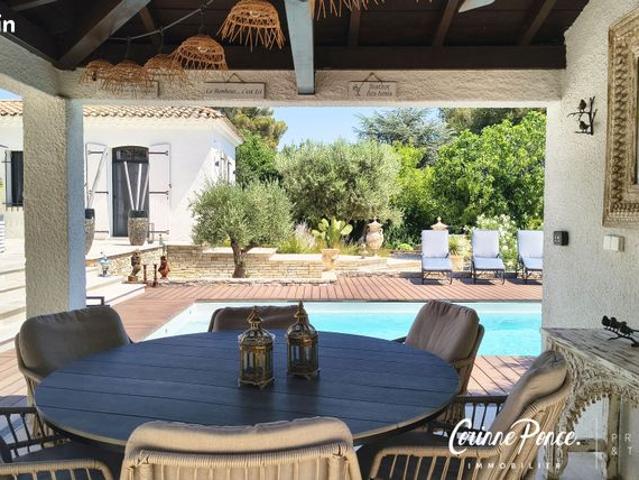 Villa 6 pièces 240 m²