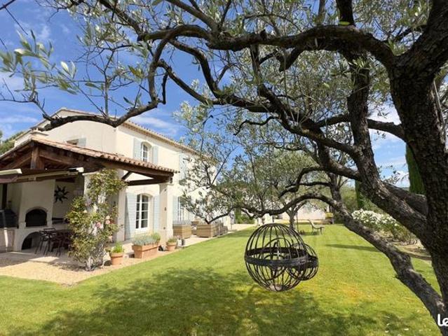 Villa 6 pièces 240 m²