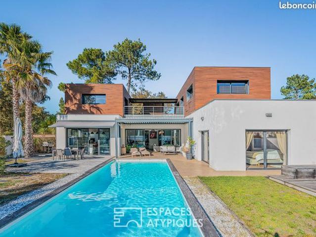 Villa 6 pièces 240 m²