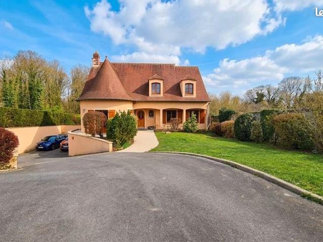 Villa 6 pièces 243 m²