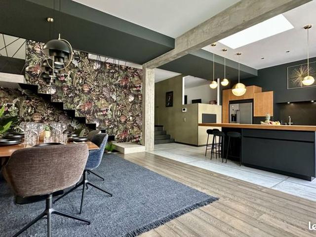 Villa 6 pièces 244 m²