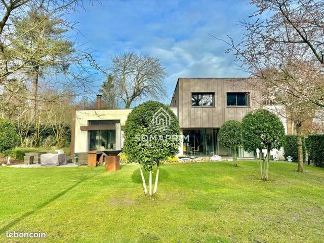 Villa 6 pièces 246 m²