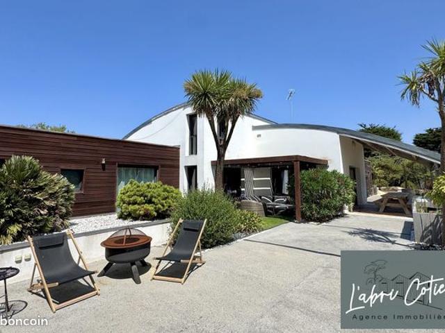 Villa 6 pièces 249 m²