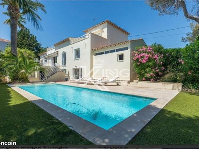 Villa 6 pièces 250 m²