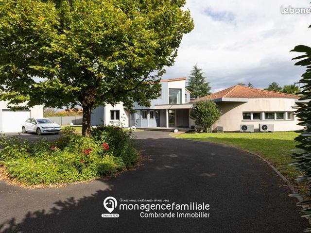 Villa 6 pièces 250 m²