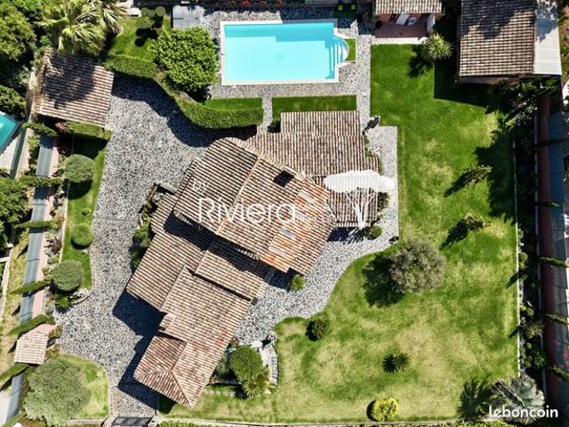 Villa 6 pièces 250 m²