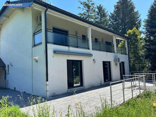 Villa 6 pièces 250 m²