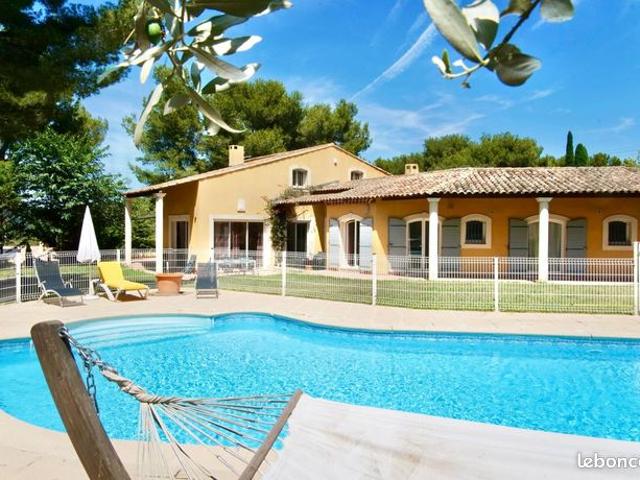 Villa 6 pièces 250 m²