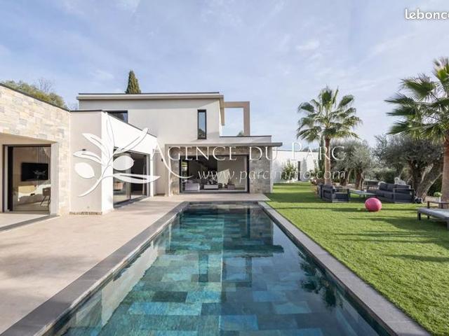 Villa 6 pièces 250 m²
