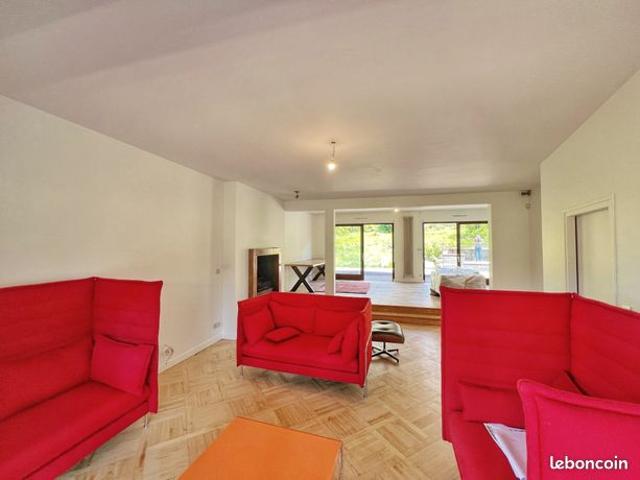 Villa 6 pièces 252 m²