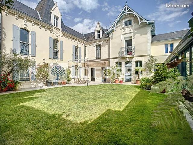 Villa 6 pièces 253 m²