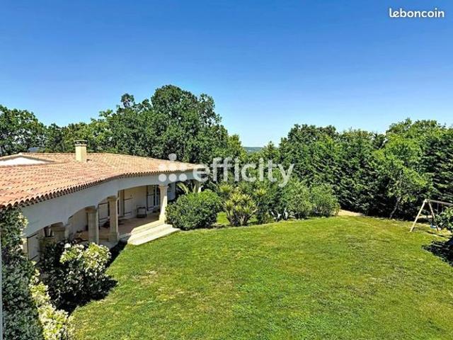 Villa 6 pièces 255 m²