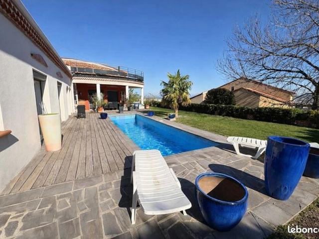 Villa 6 pièces 255 m²