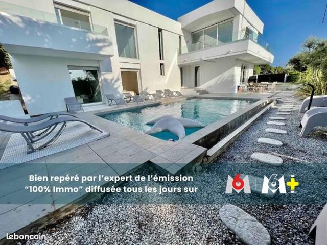 Villa 6 pièces 257 m²