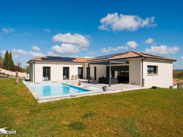 Villa 6 pièces 258 m²