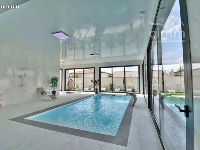 Villa 6 pièces 259 m²