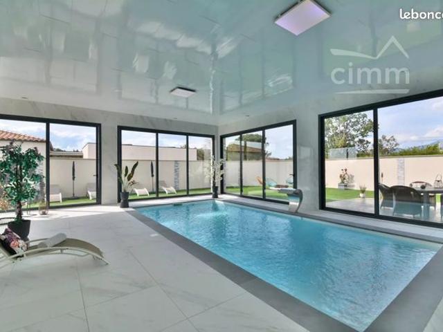 Villa 6 pièces 259 m²