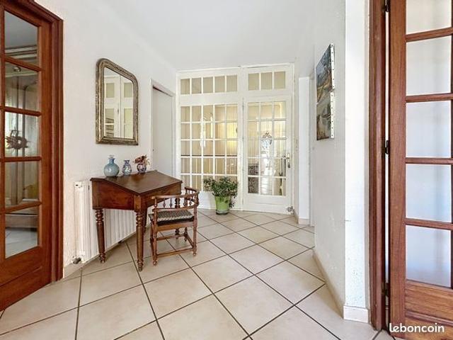 Villa 6 pièces 260 m²