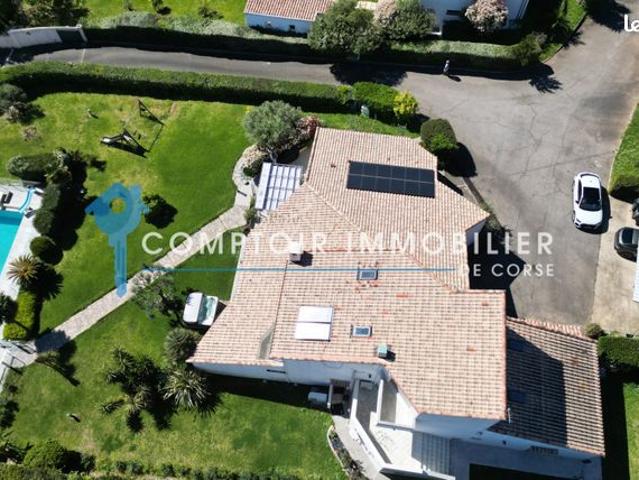 Villa 6 pièces 263 m²