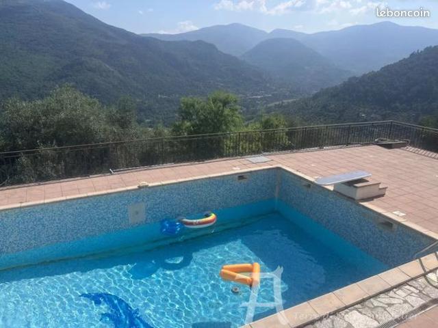Villa 6 pièces 265 m²