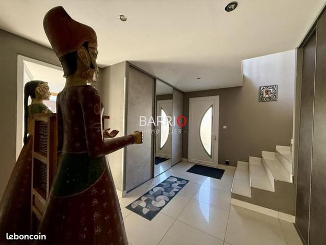 Villa 6 pièces 265 m²