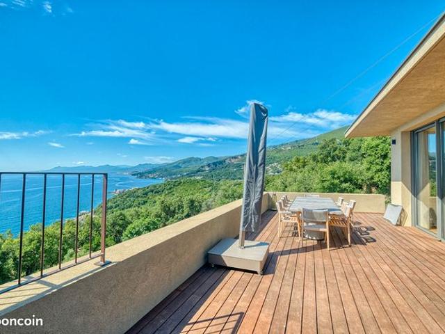 Villa 6 pièces 267 m²