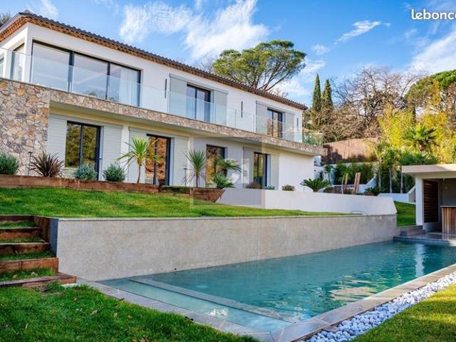 Villa 6 pièces 268 m²