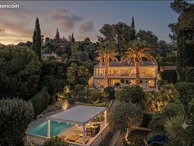 Villa 6 pièces 270 m²