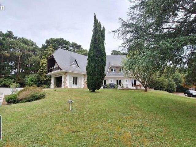 Villa 6 pièces 270 m²
