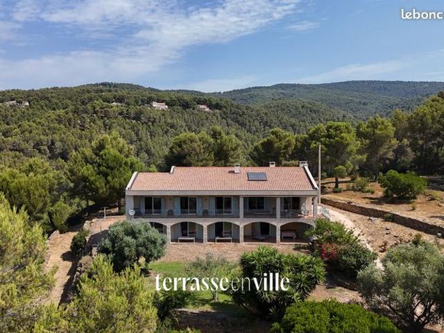 Villa 6 pièces 270 m²