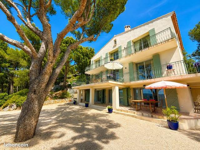Villa 6 pièces 270 m²