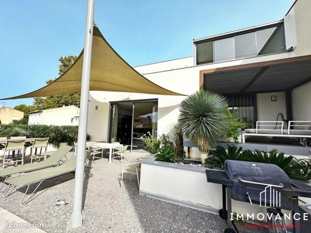 Villa 6 pièces 275 m²