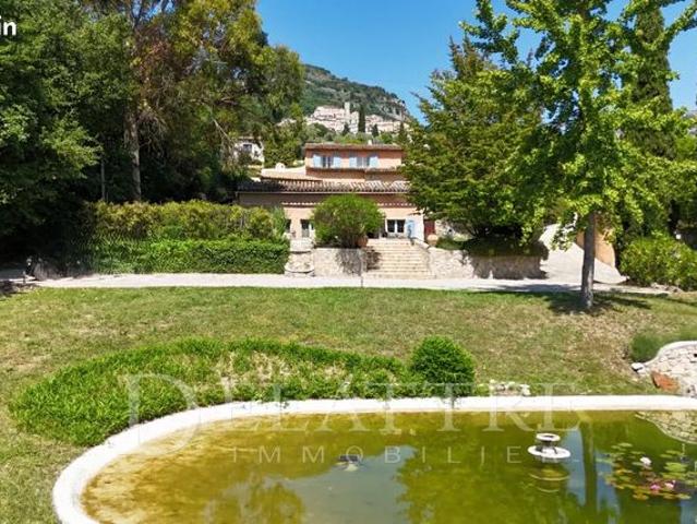 Villa 6 pièces 275 m²