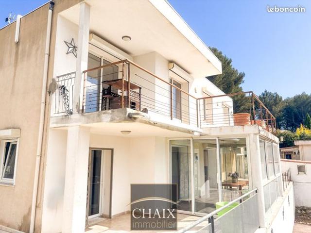 Villa 6 pièces 280 m²