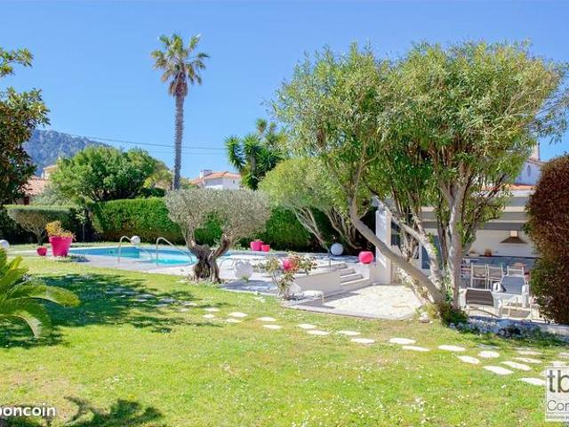 Villa 6 pièces 283 m²