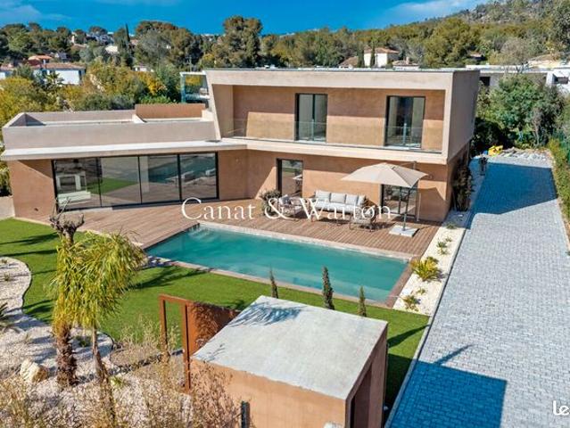 Villa 6 pièces 287 m²