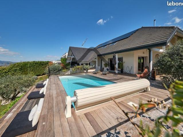 Villa 6 pièces 288 m²