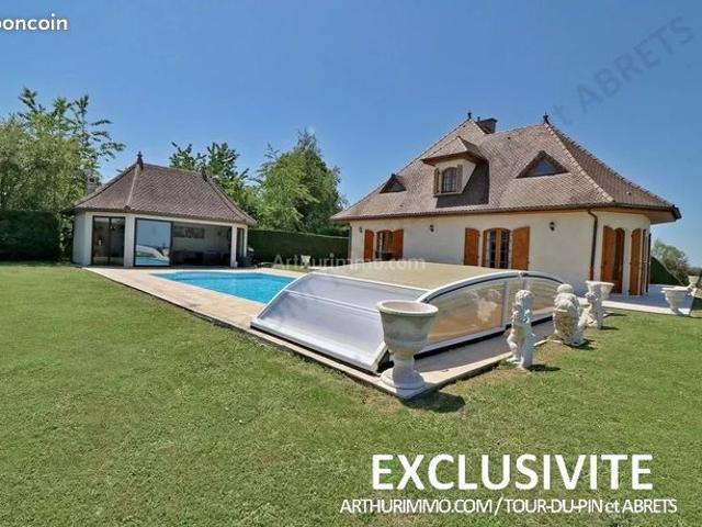Villa 6 pièces 289 m²