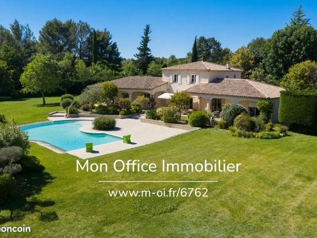Villa 6 pièces 290 m²