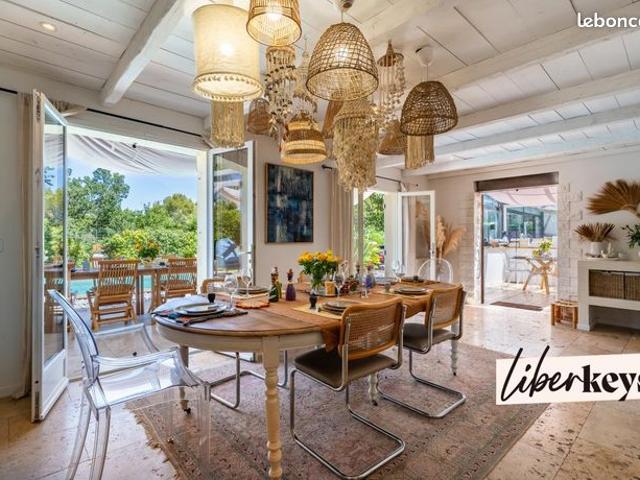 Villa 6 pièces 290 m²
