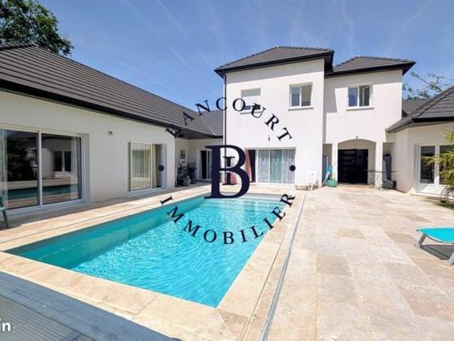 Villa 6 pièces 295 m²