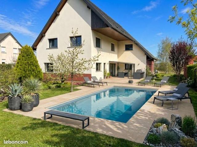Villa 6 pièces 299 m²
