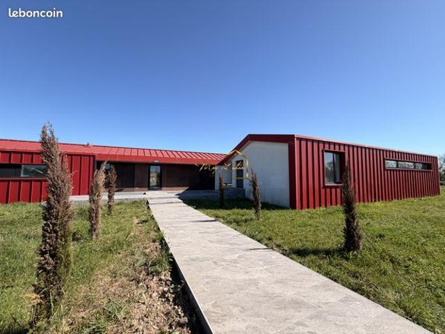 Villa 6 pièces 300 m²